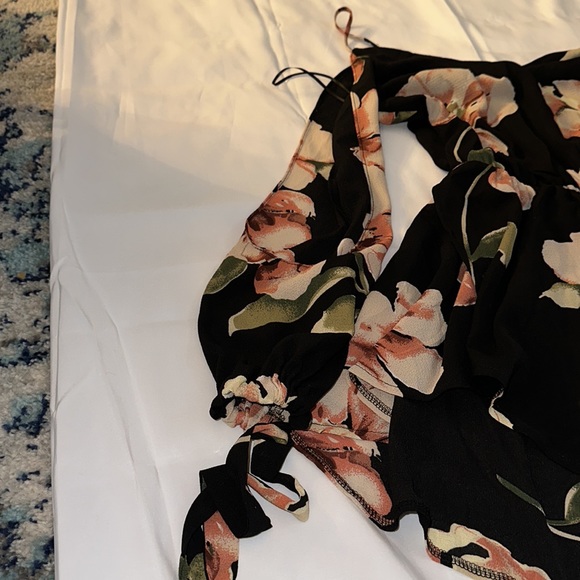 Floral Romper - Picture 3 of 5